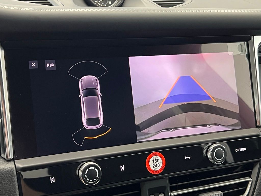 2025 Porsche Macan  15