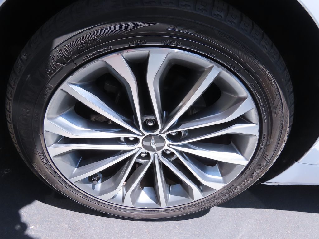 Thumbnail: 2015 Hyundai Genesis - 17