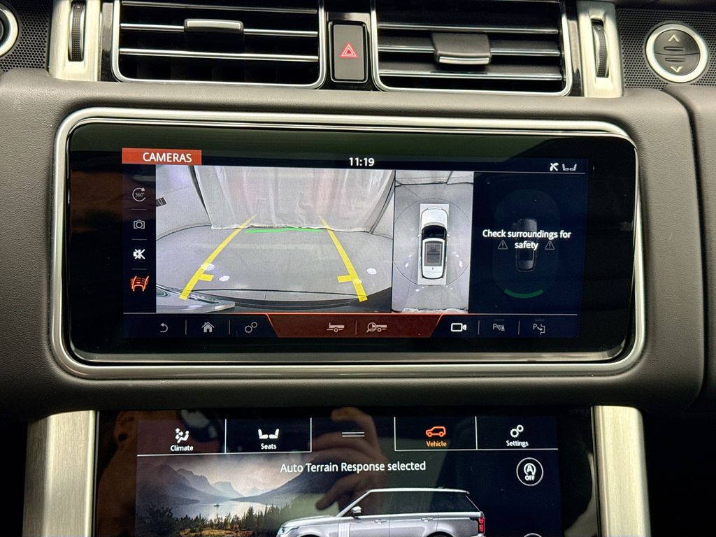 Thumbnail: 2021 Land Rover Range Rover - 14