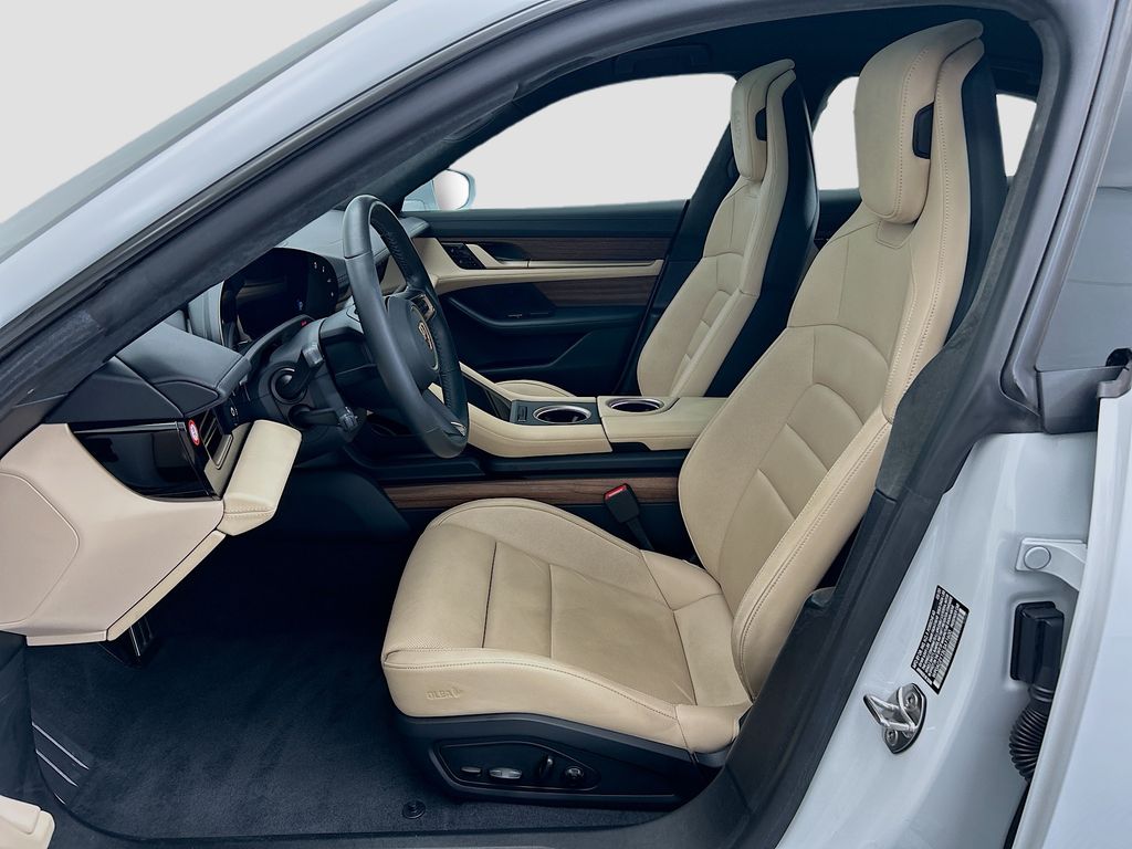 Thumbnail: 2020 Porsche Taycan - 18