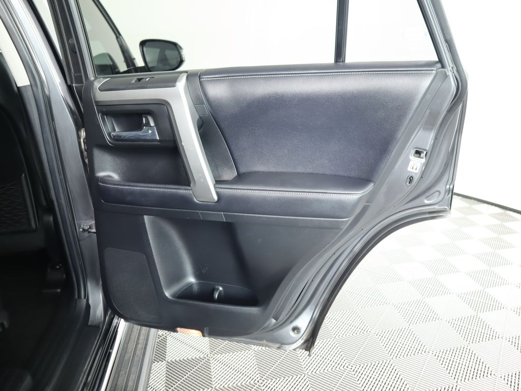Thumbnail: 2019 Toyota 4Runner - 29