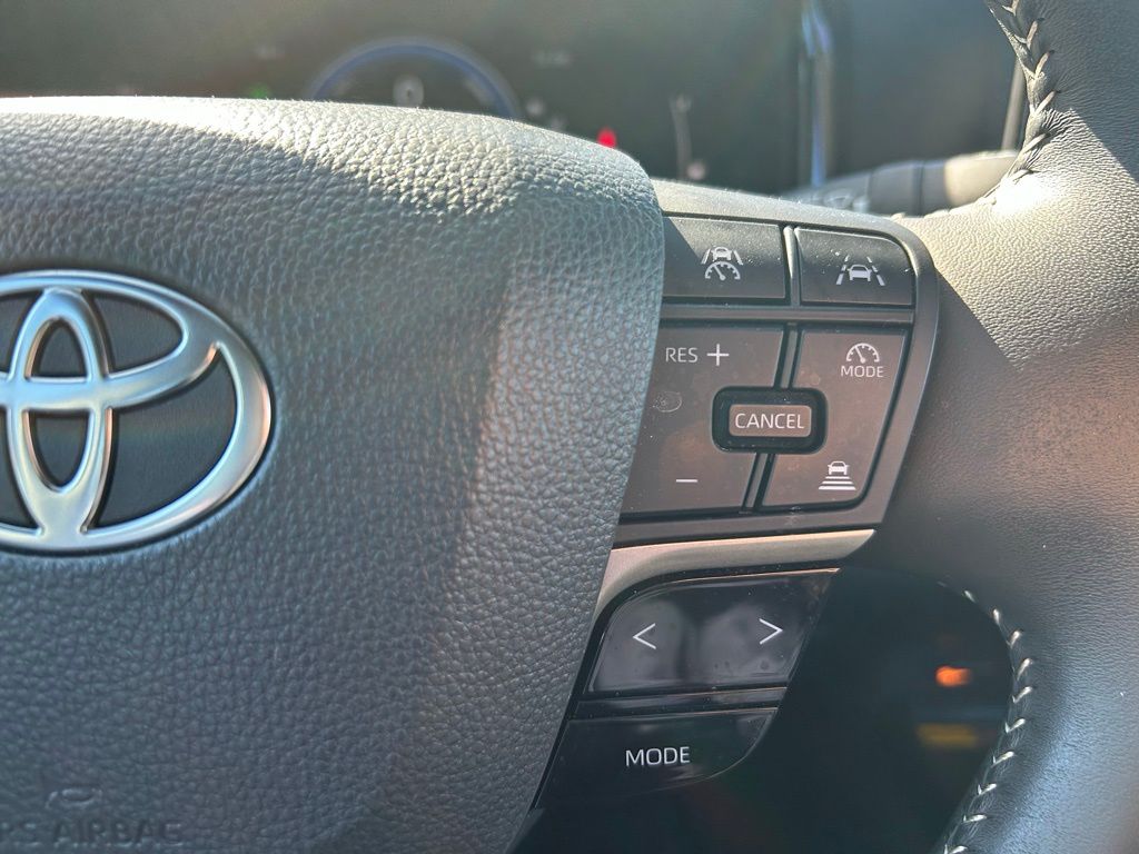 Thumbnail: 2025 Toyota Camry - 18