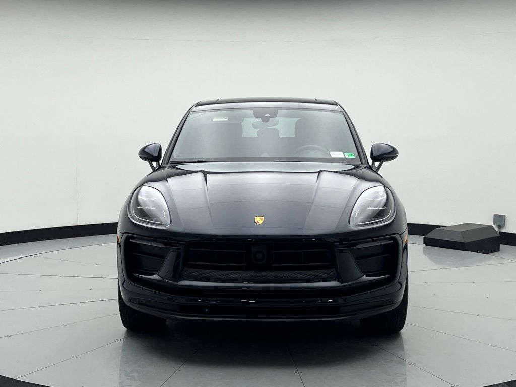 Thumbnail: 2022 Porsche Macan - 6