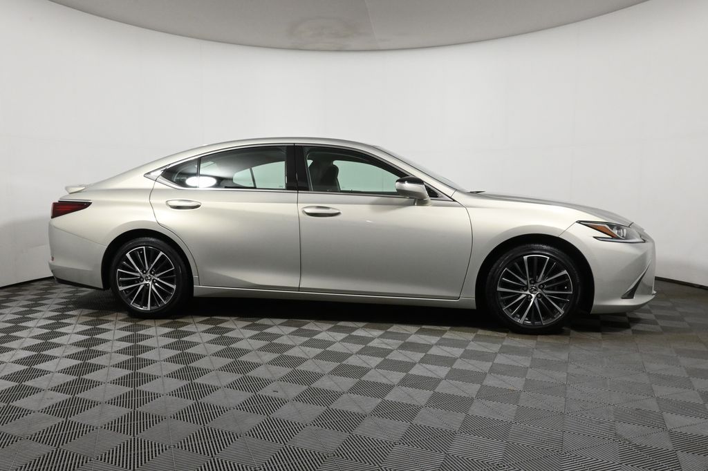 Thumbnail: 2023 Lexus ES - 8