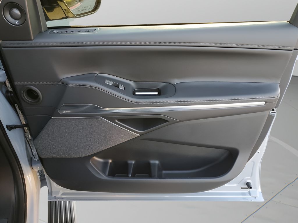 Used Car 2025 Lincoln Navigator L  Reserve For Sale Under $100,000 In Austin, Texas