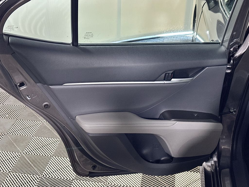 2023 Toyota Camry Hybrid XLE