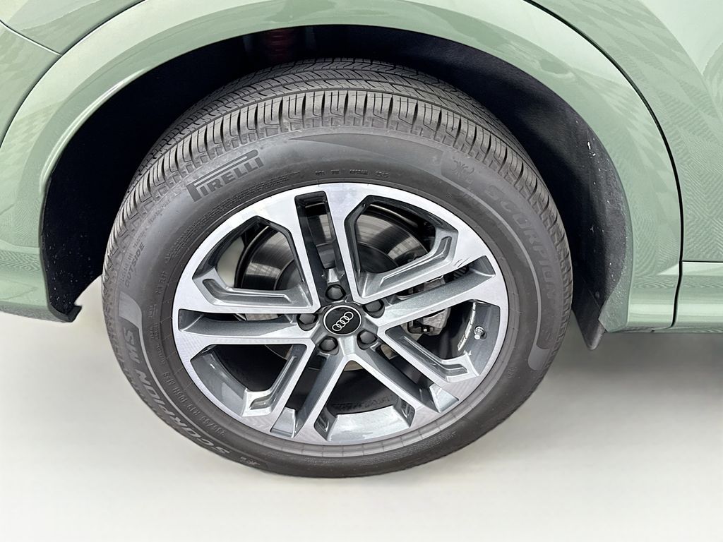 Thumbnail: 2025 Audi Q5 - 32