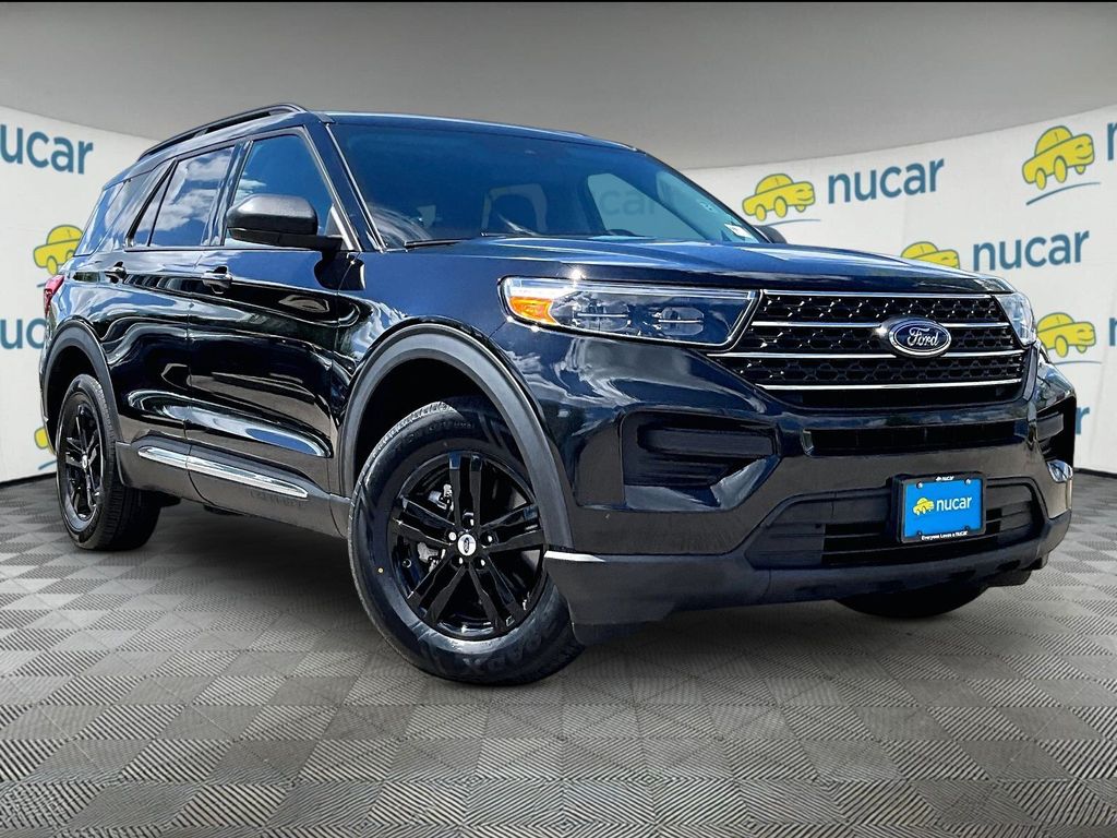 2023 Ford Explorer — photo 1