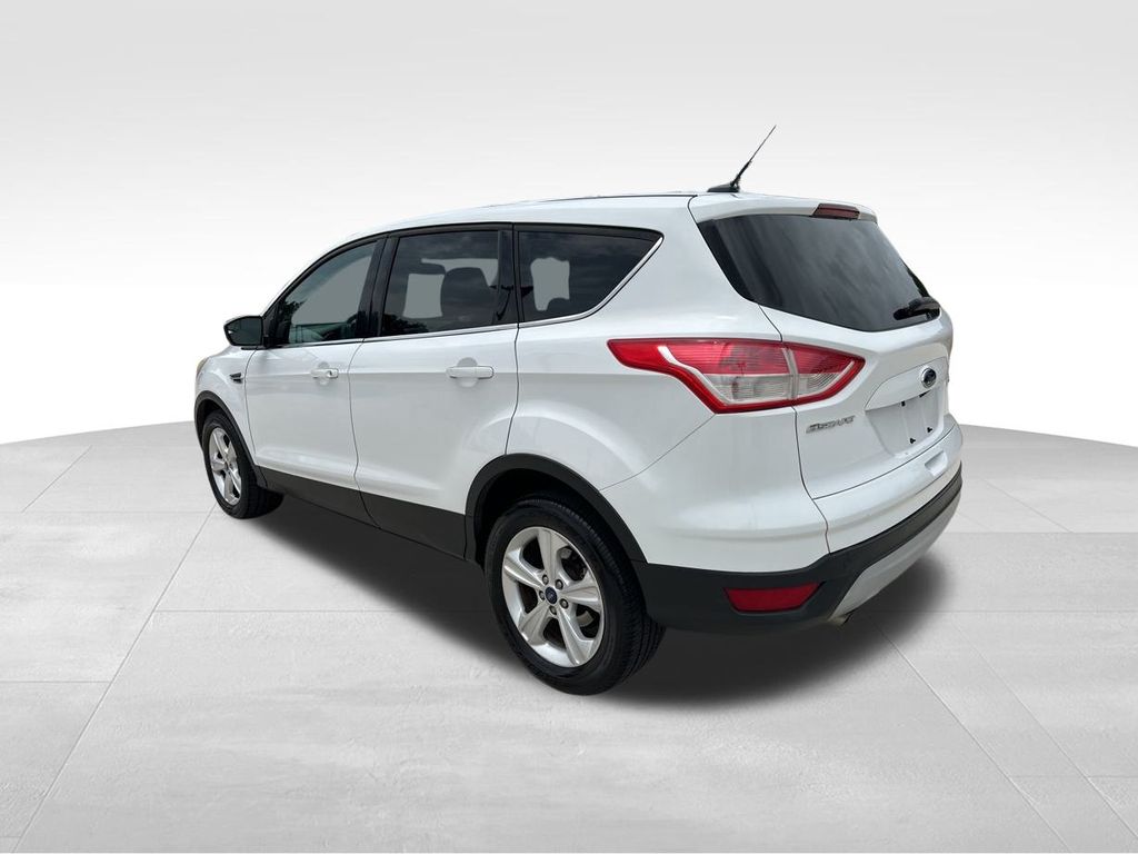 2014 Oxford White Ford Escape SE 4X4 SUV