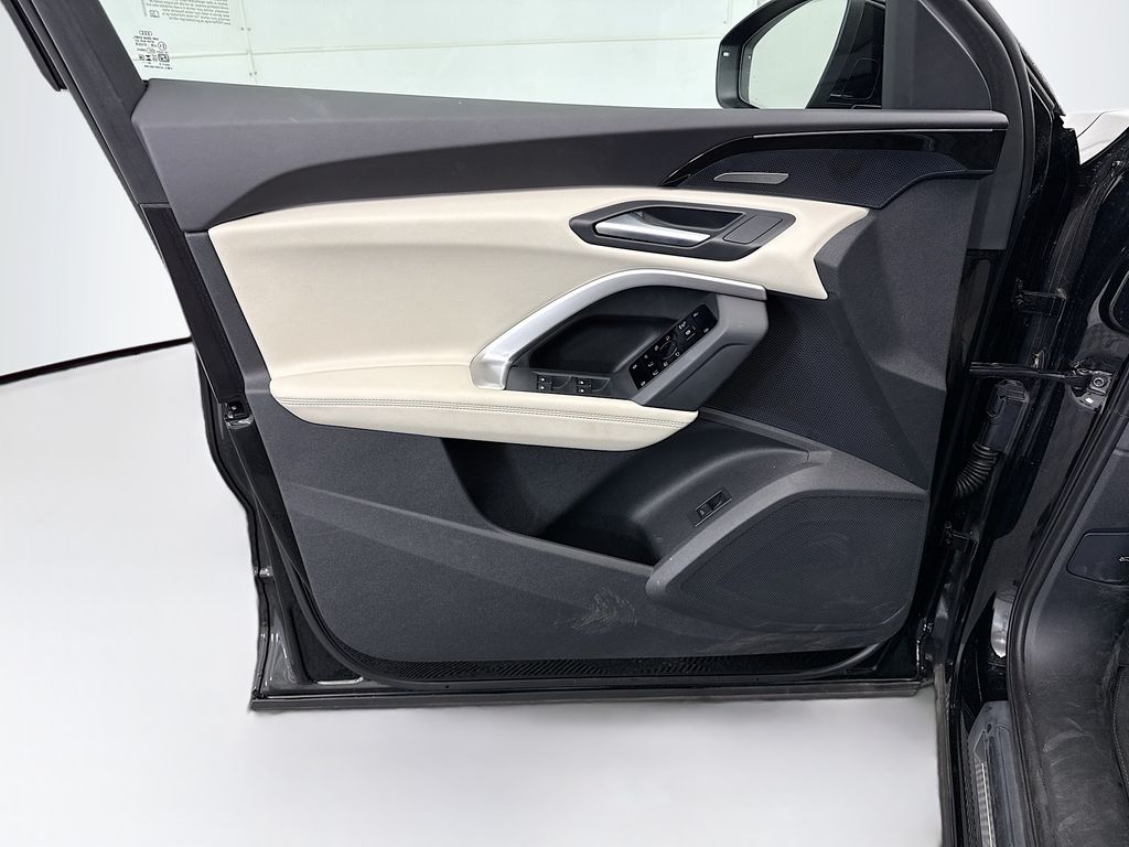 Thumbnail: 2025 Audi Q5 - 23