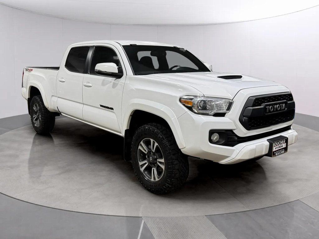 2017 Toyota Tacoma SR5 V6 Double Cab LB 4WD