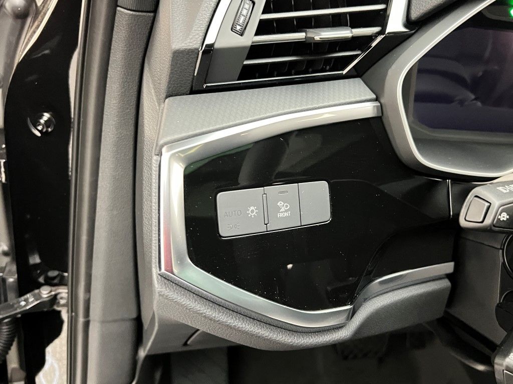 Thumbnail: 2025 Audi Q3 - 27