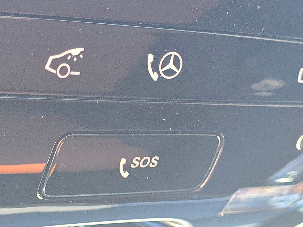 New 2026 Black Mercedes-Benz GLC 300 image 9
