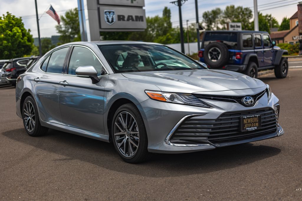 2022 Toyota Camry XLE thumbnail 6