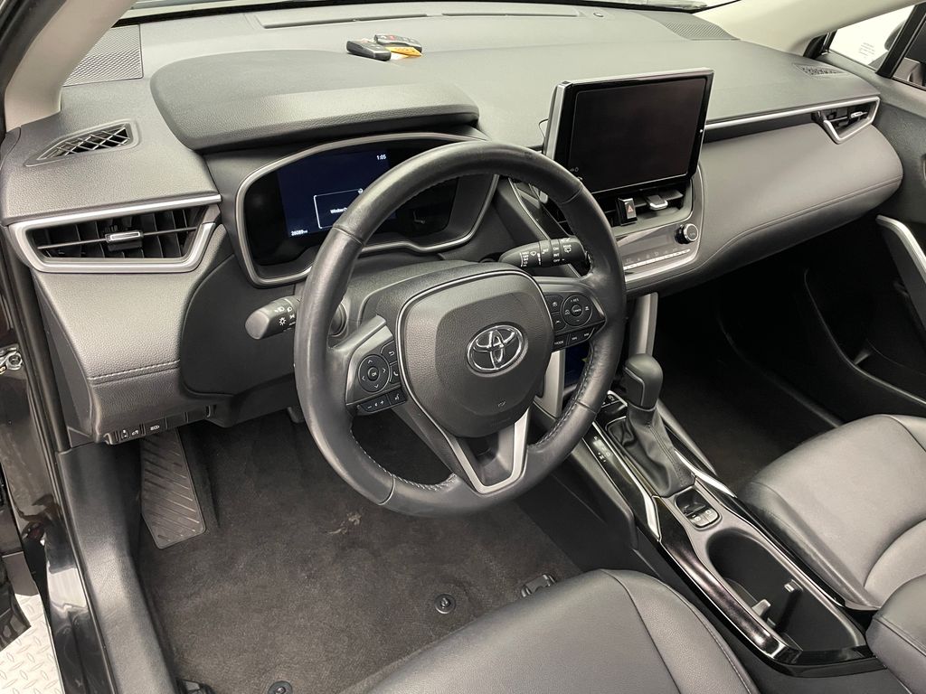 2023 Toyota Corolla Cross XLE 11