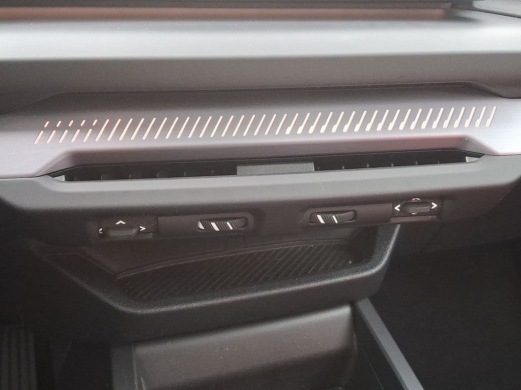 Thumbnail: 2025 BMW 2 Series - 17