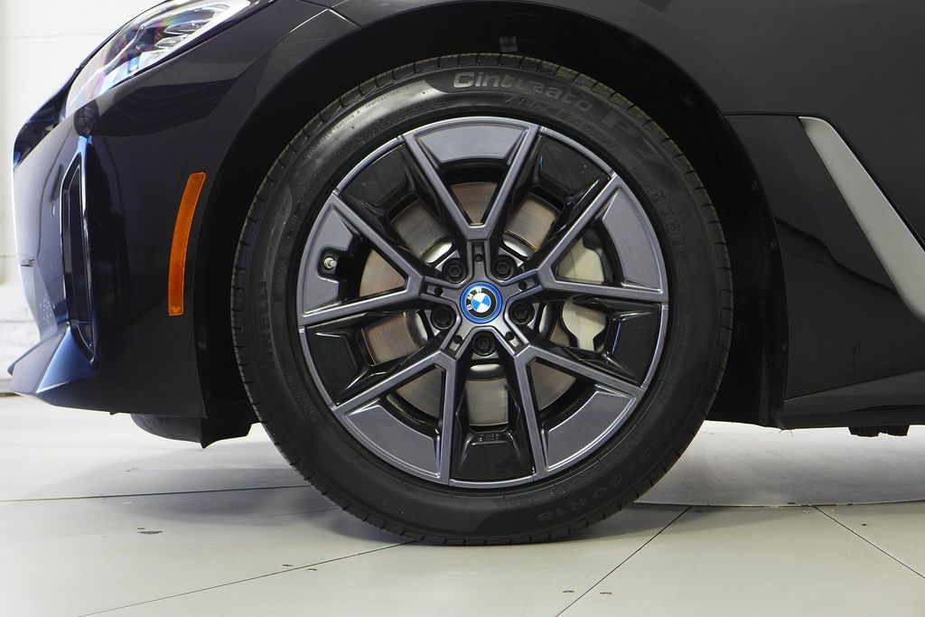 Thumbnail: 2023 BMW i4 - 5