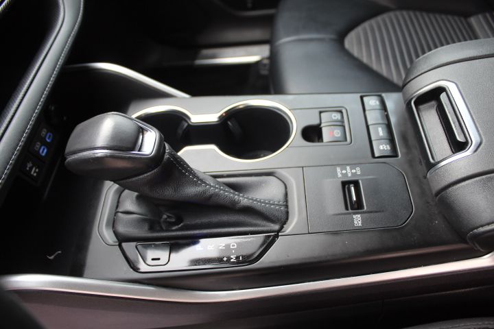 Used Car 2022 Toyota Highlander  Xse For Sale Under $35,000 In Georgetown, Texas