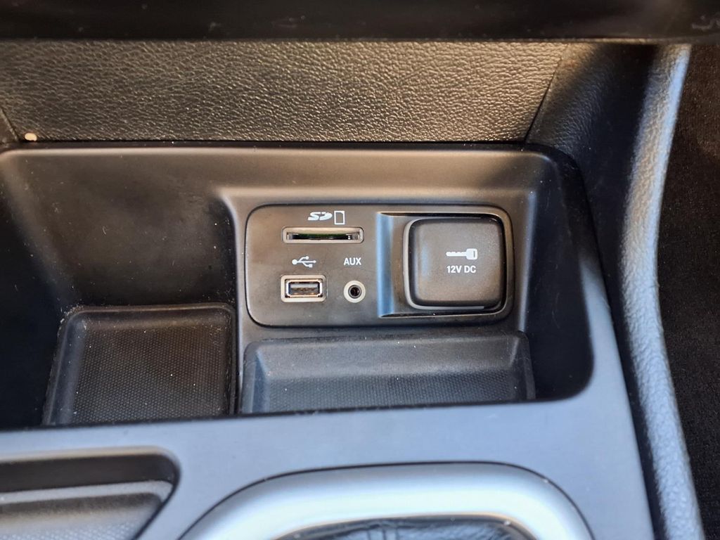 2017 Jeep Cherokee Latitude White at EAG Ford Navasota