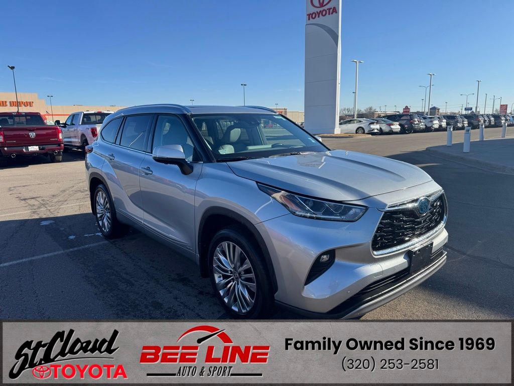 2023 Toyota Highlander Platinum