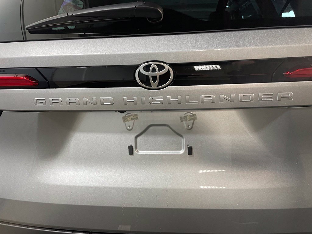 Thumbnail: 2026 Toyota Grand Highlander - 21