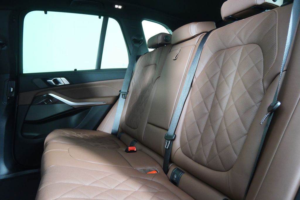 Thumbnail: 2026 BMW X5 - 16