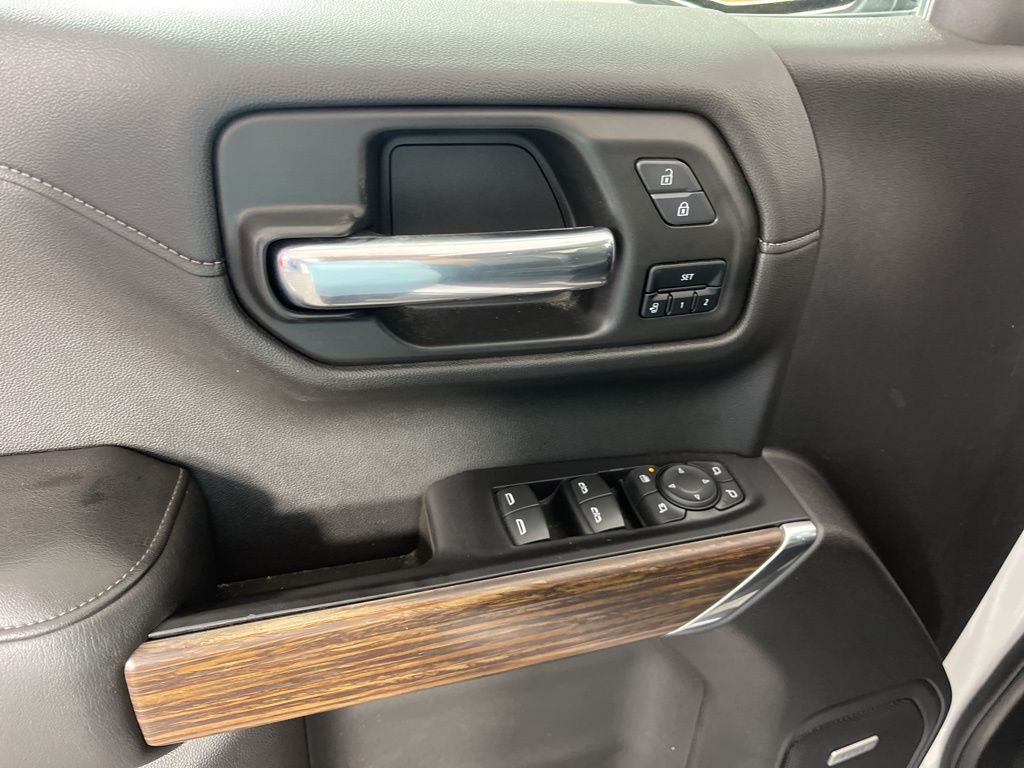 Thumbnail: 2020 Chevrolet Silverado 1500 - 20
