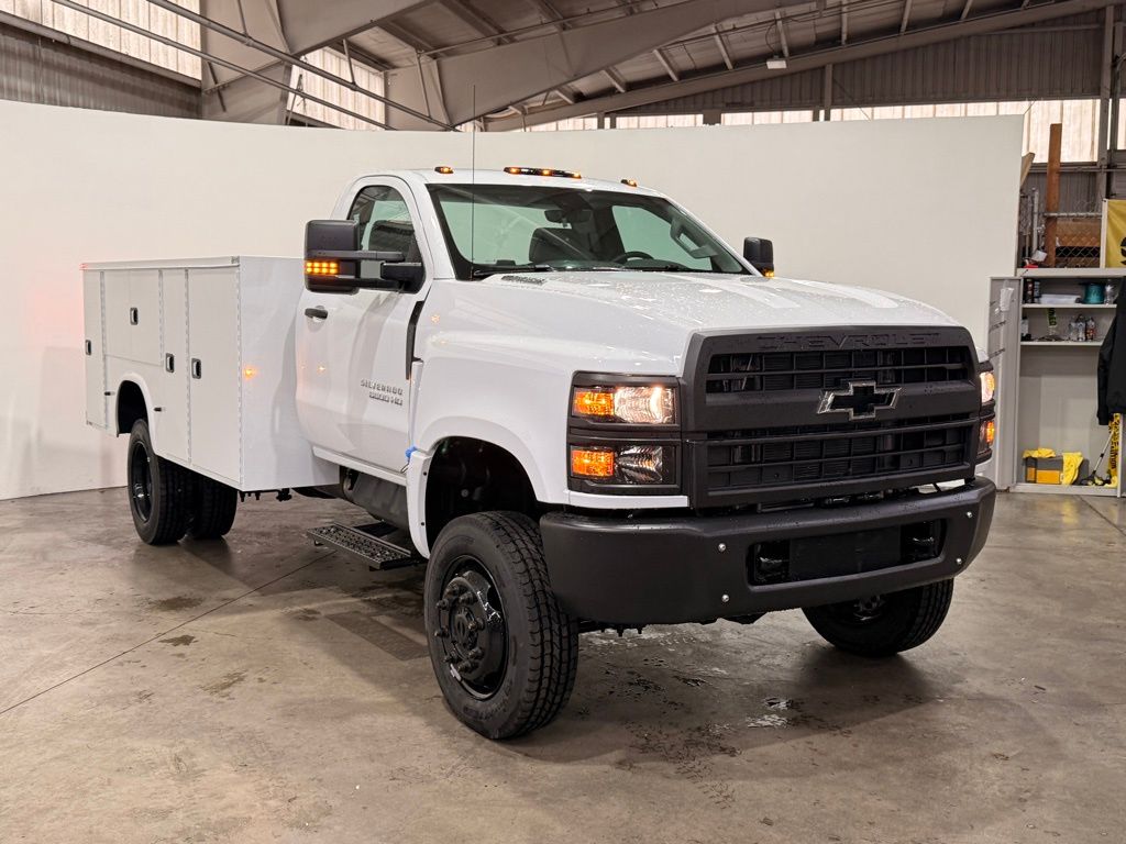 2025 Chevrolet Silverado 5500HD 