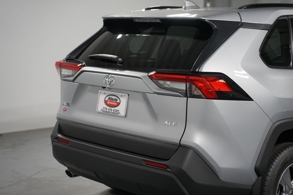 2025 Toyota RAV4 XLE 9