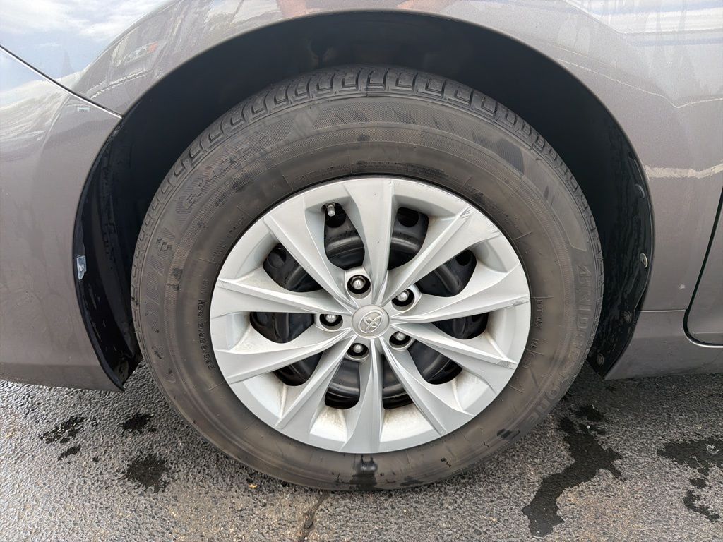 Thumbnail: 2016 Toyota Camry - 10