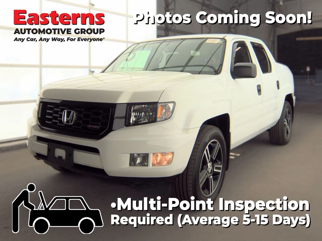 White 2014 Honda Ridgeline Pickup Truck Four-Wheel Drive 5-Speed Automatic