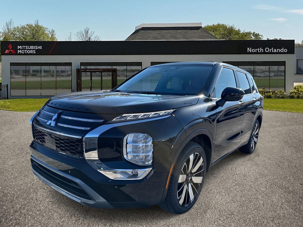 2025 Mitsubishi Outlander SE