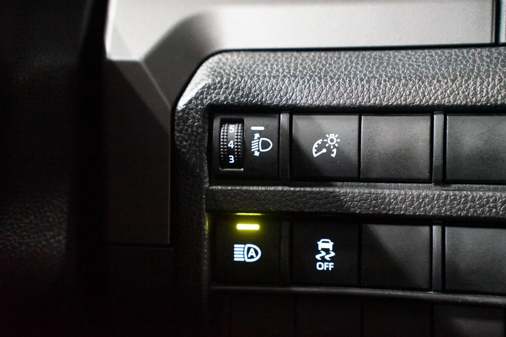 Thumbnail: 2024 Toyota Tacoma - 25