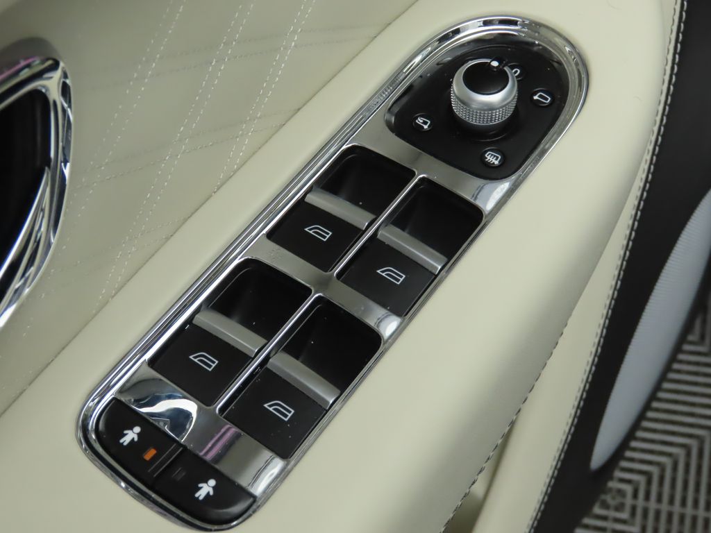 Thumbnail: 2023 Bentley Bentayga - 24