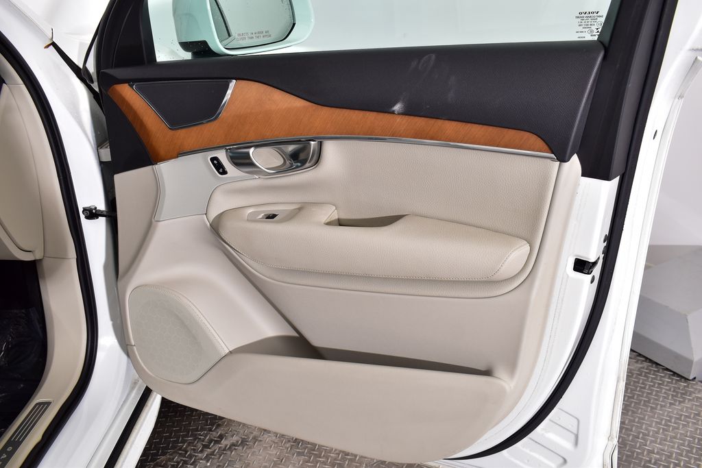 Thumbnail: 2021 Volvo XC90 - 26