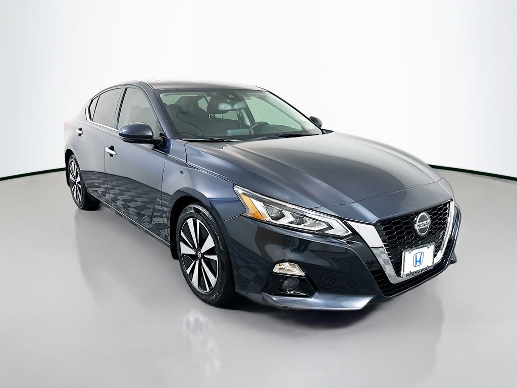 Thumbnail: 2019 Nissan Altima - 3