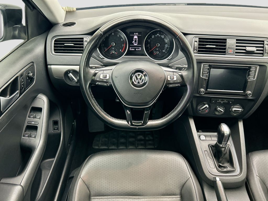 Thumbnail: 2018 Volkswagen Jetta - 10