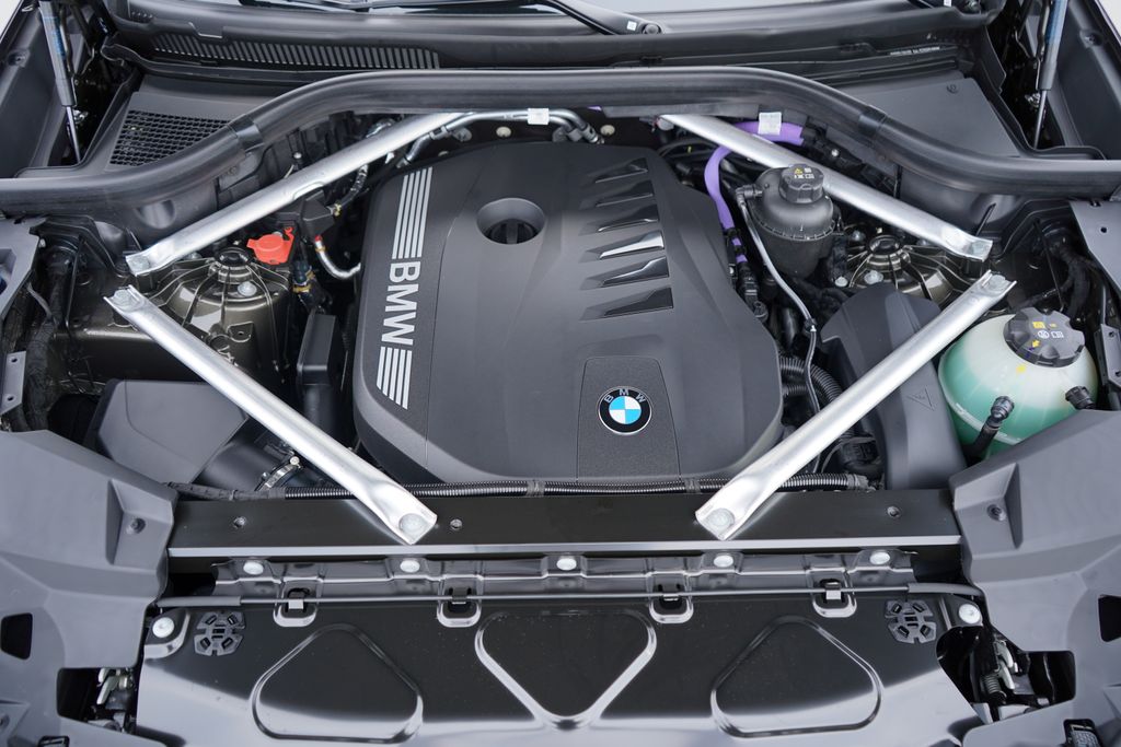 Thumbnail: 2026 BMW X5 - 21