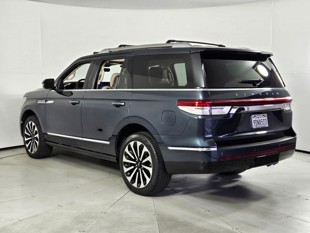 Thumbnail: 2022 Lincoln Navigator - 9