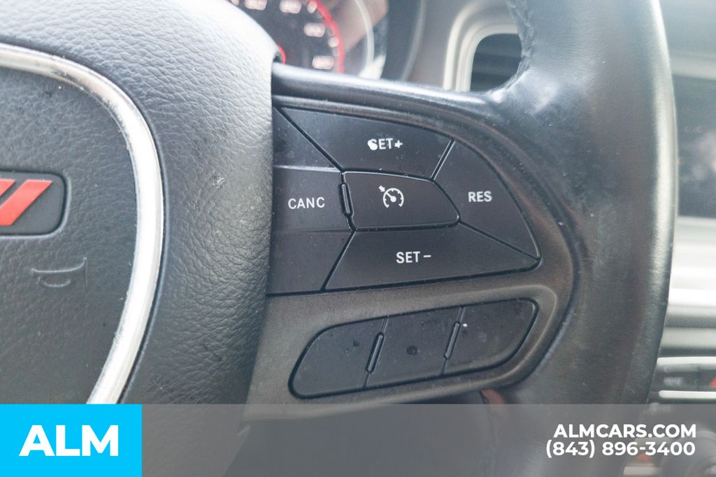 Used 2022 Red Dodge SXT image 10
