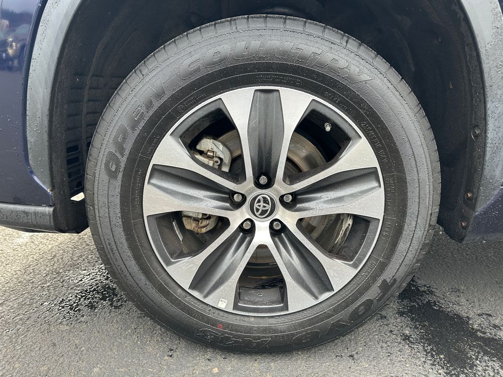 2023 Toyota Highlander Hybrid XLE