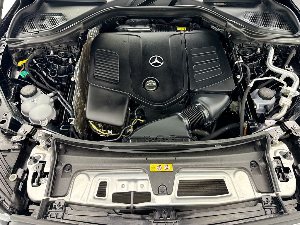 Thumbnail: 2025 Mercedes-Benz GLC - 29