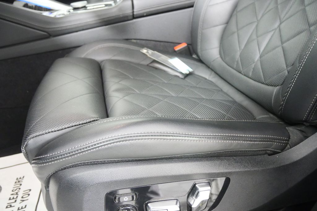 Thumbnail: 2025 BMW X6 - 10