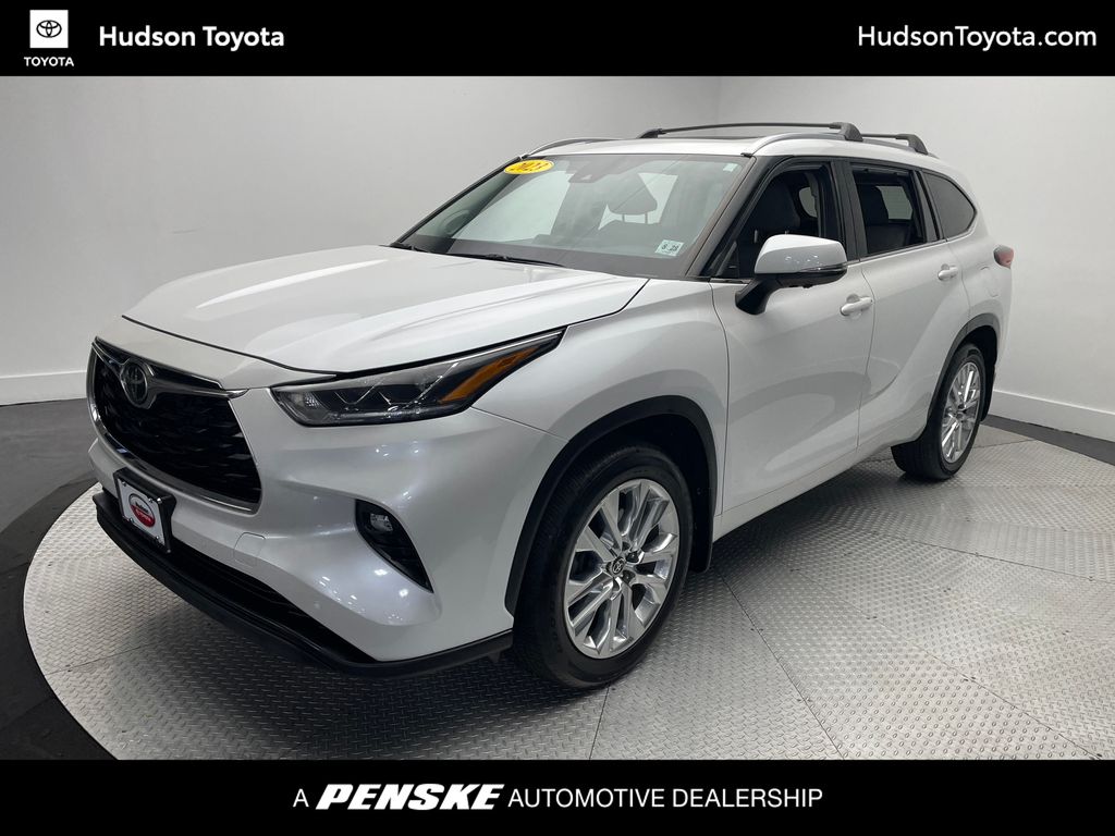 Thumbnail: 2023 Toyota Highlander - 1