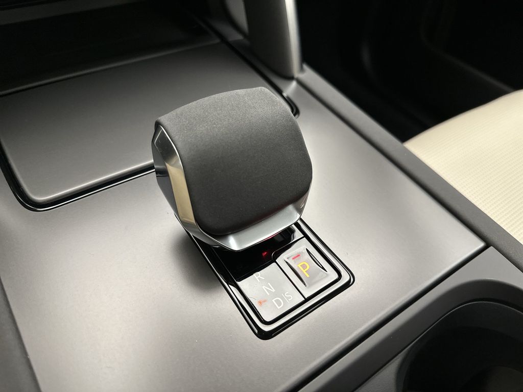 2024 Land Rover Discovery Sport S 19
