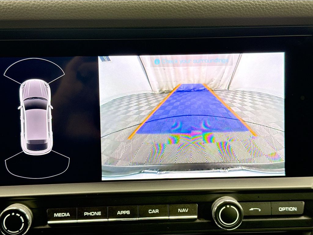 Thumbnail: 2021 Porsche Macan - 15