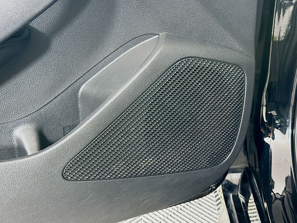 2024 Toyota Corolla LE 18