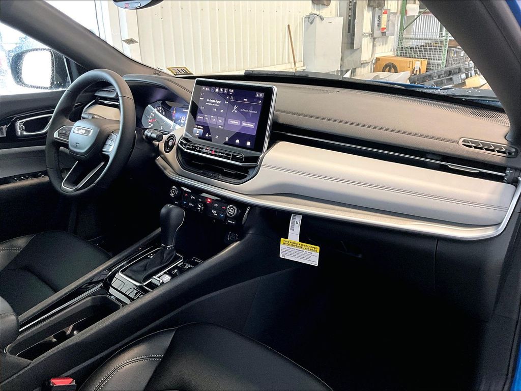 2026 Jeep Compass — photo 10