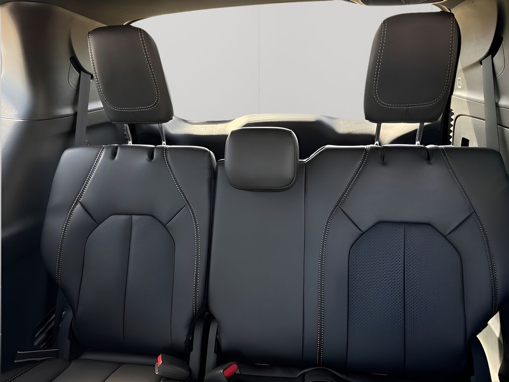 2025 Chrysler Pacifica Select - Photo 39
