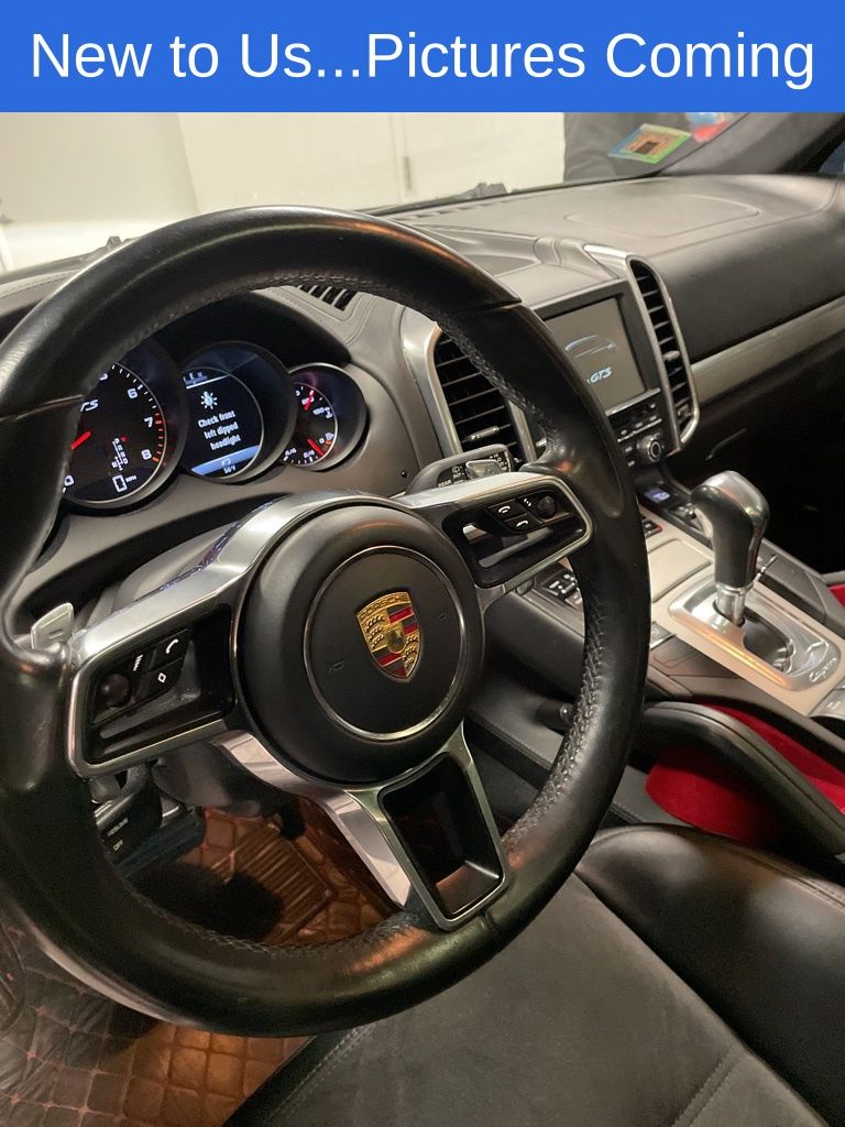 View vehicle photo 4